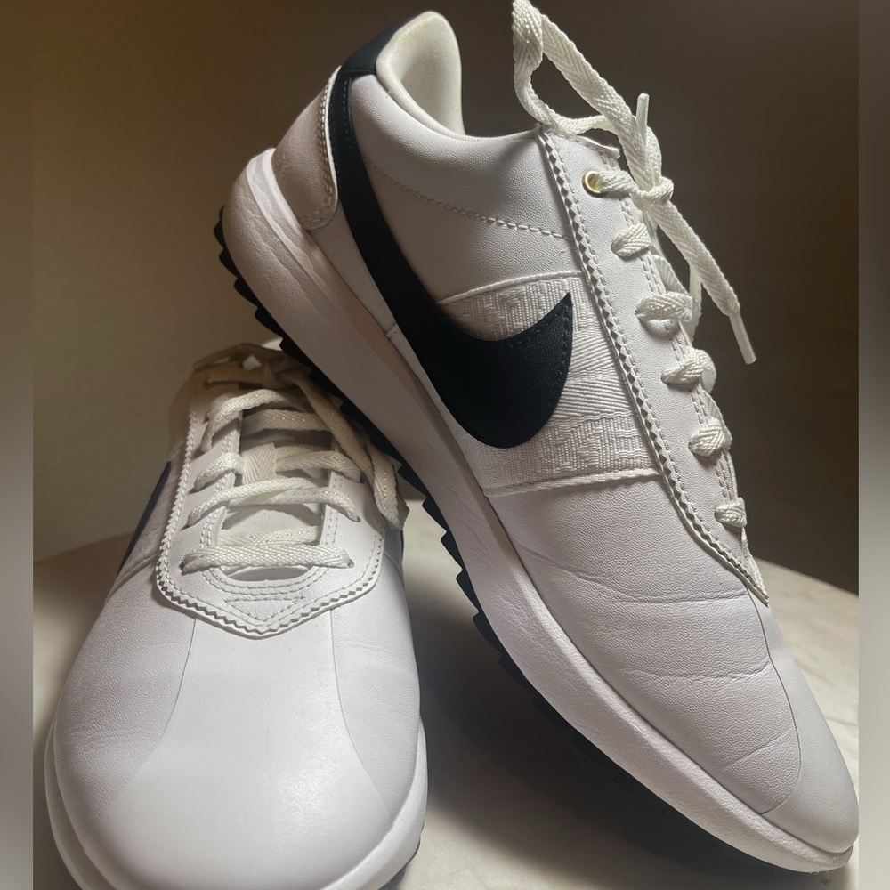 Nike black and white Golf Tennis Shoes
